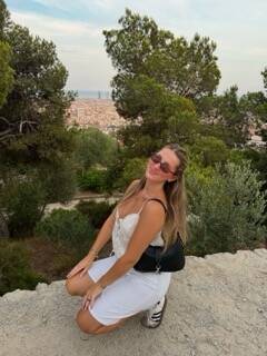 Ellie Kubicki, Spain
